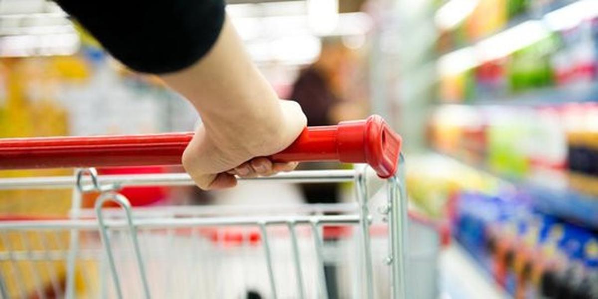 Harga yang dicantum di rak tidak sesuai dengan harga asli