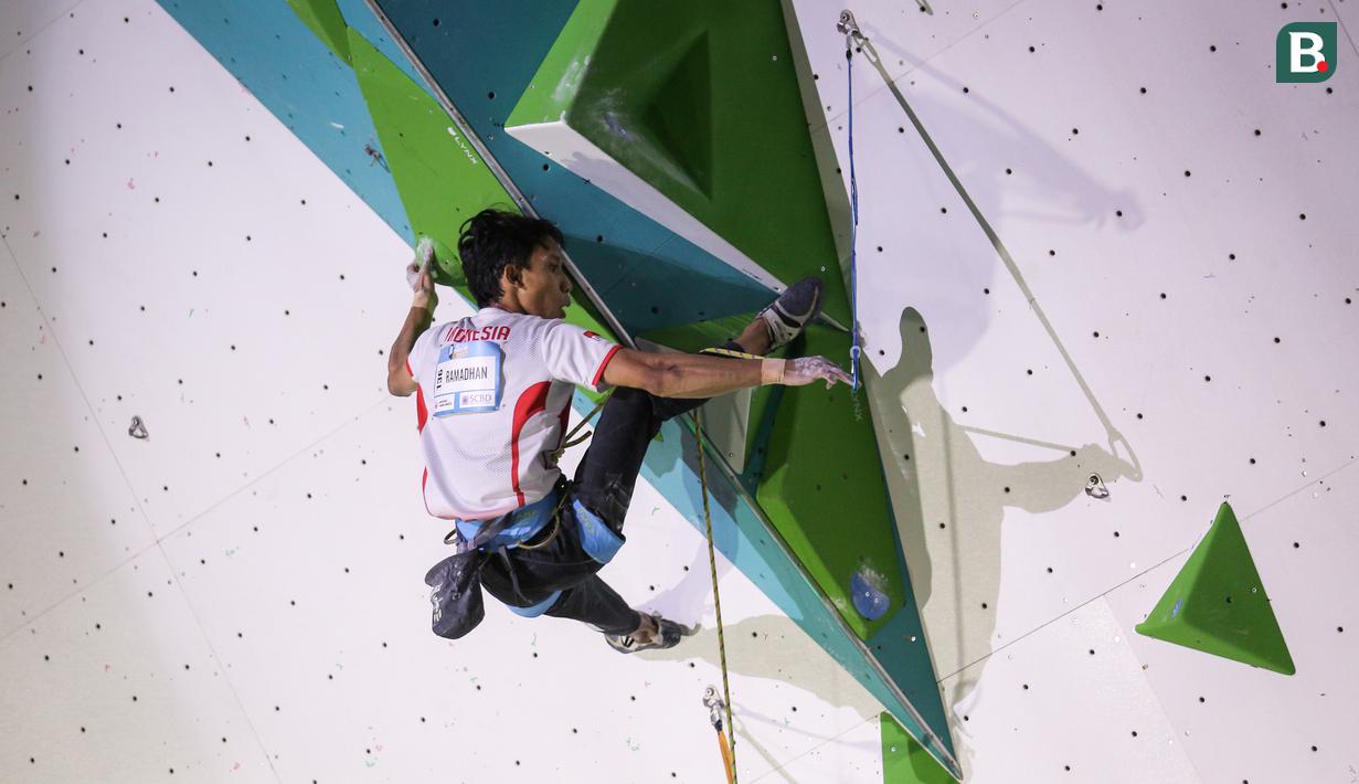 <p>Raviandi Ramadhan menjadi satu-satunya wakil Indonesia pada babak final kategori lead. Pria kelahiran Yogyakarta ini berhasil lolos usai meraih poin 36+ dan menduduki peringkat keenam pada babak semifinal. (Bola.com/Bagaskara Lazuardi)</p>