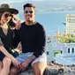 Selebritas Cinta Laura berofoto bersama pria yang diduga kekasihnya Frank Garcia saat berlibur di Puerto Riko. Teka-teki kisah asmara Cinta Laura dengan seorang pria berwajah Latin yang eksotis ini masih terus berlanjut. (Instagram.com/claurakiehl)