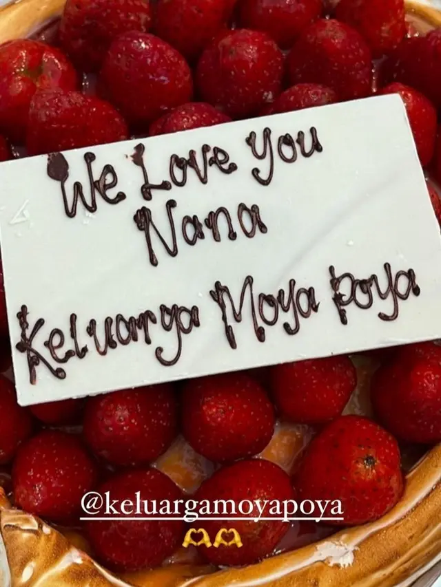 Donna Harun merayakan ulang tahun ke-55 (Foto: Instagram donnaharunofficial)