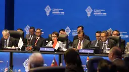 Penguatan kerja sama multilateral melalui AIS Forum disebutnya penting untuk menghadapi berbagai krisis di antaranya perubahan iklim dan naiknya permukaan air laut, polusi laut, dan hilangnya keanekaragaman hayati. (AP Photo/Firdia Lisnawati)