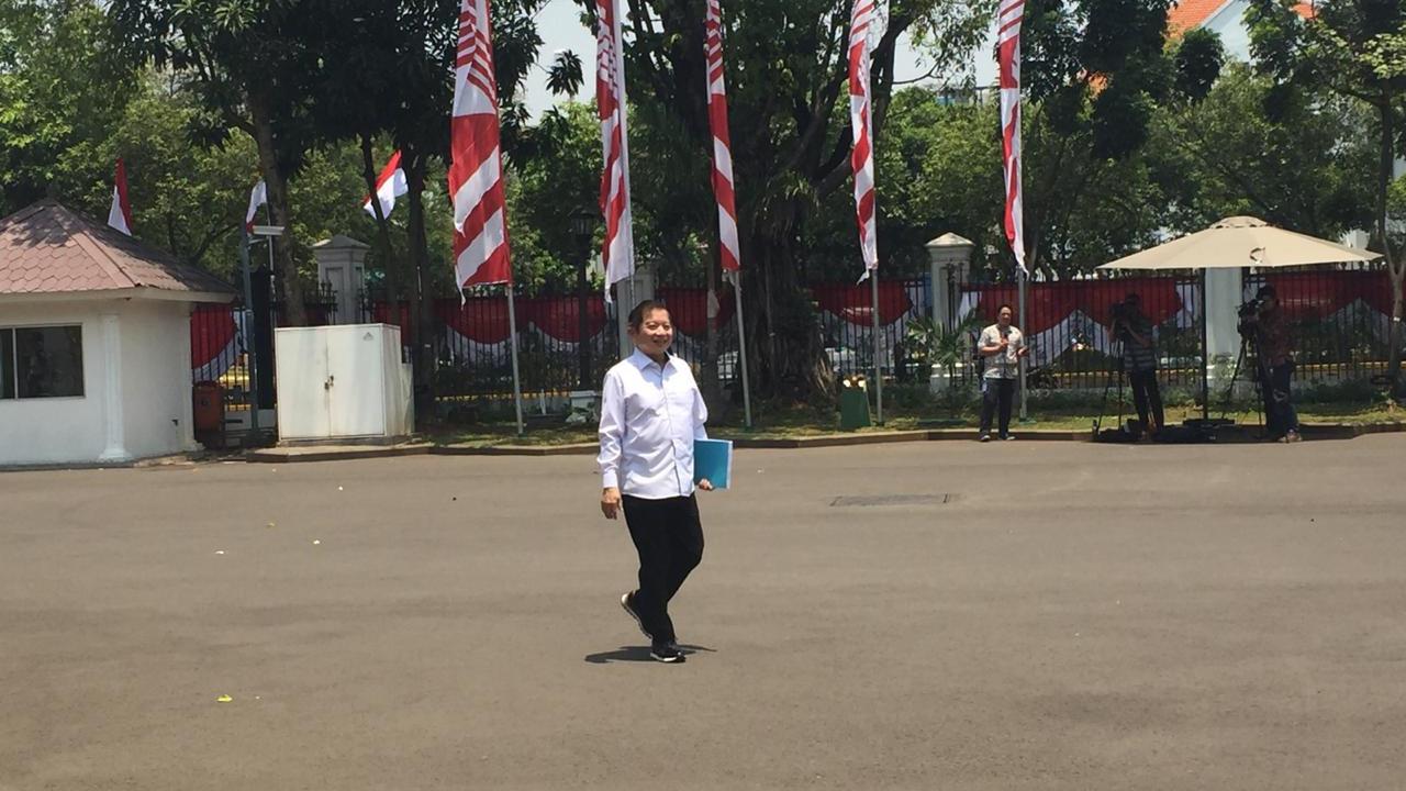 Suharso Monoarfa saat memasuki istana di Jakarta. Merdeka.com/Titin