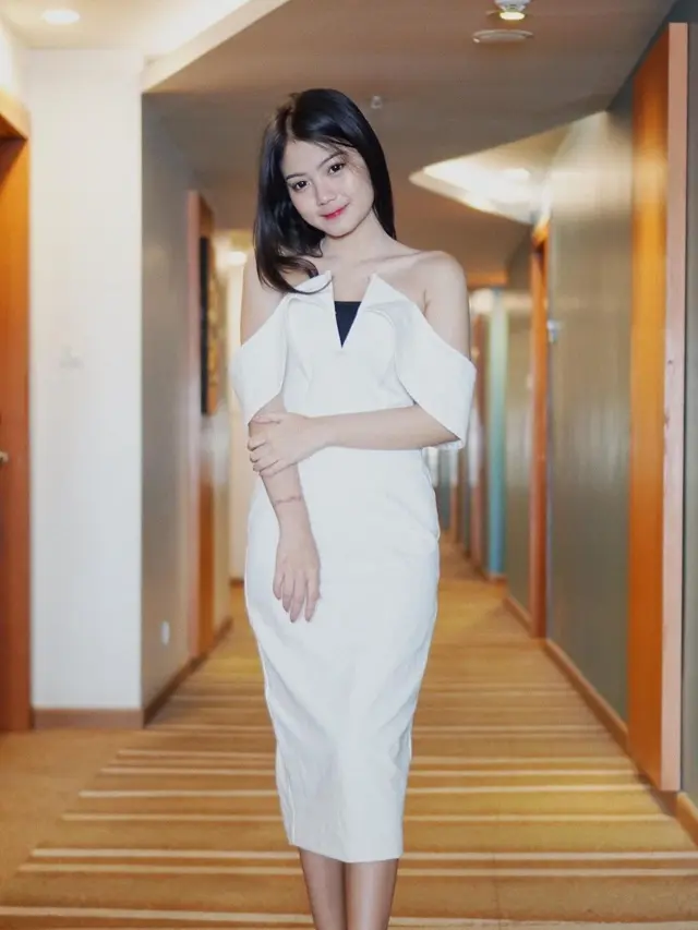 Rilis Single Baru, 7 Gaya Mirriam Eka Tampil Pakai Dress Ini Menawan