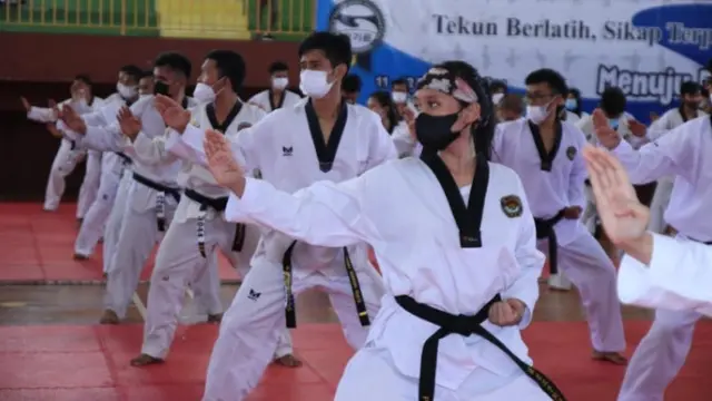 Profil Prameswari Priyanka Triguna, Mahasiswi Universitas Diponegoro (Undip) Semarang, Jawa Tengah yang Belum Lama Ini Mengharumkan Nama Indonesia di Kancah Kejuaraan Taekwondo yang Berlangsung di Skotlandia. Priyanka Berhasil Keluar Sebagai Juara 2.