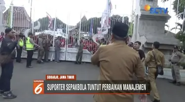 Suporter sepakbola Deltamania demo tuntut ganti manajeman klub, Bupati janji beri solusi secepatnya.