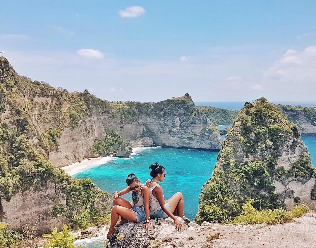 Liburan bareng gengmu sekarang bukan lagi wacana. (Sumber Foto: kadekarini/Instagram)