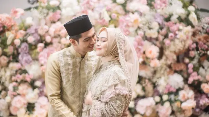 11 Potret Gaya Busana Ria Ricis di Pengajian 4 Bulan Kehamilan, Aura Cantik Bumil Kian Terpancar