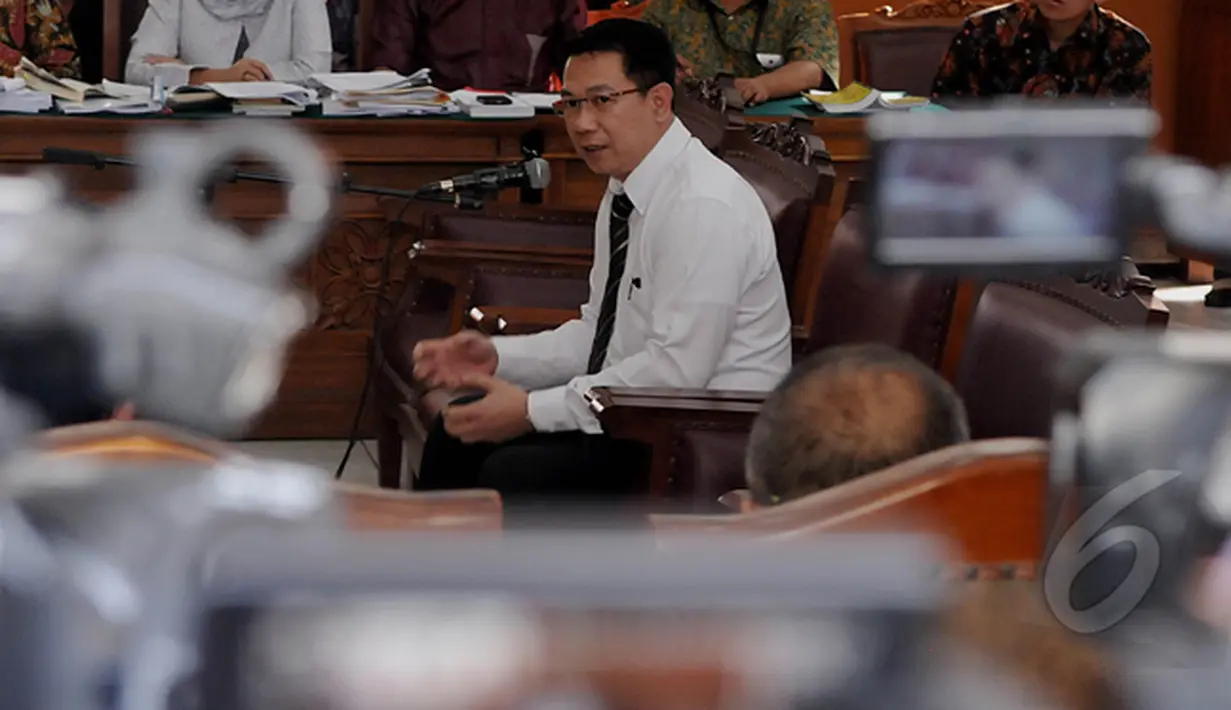 Sidang lanjutan praperadilan Budi Gunawan kembali digelar di Pengadilan Negeri Jakarta Selatan. Tampak mantan penyidik KPK, AKBP Budi Wibowo hadir sebagai saksi, Jakarta, Selasa (10/2/2015). (Liputan6.com/Johan Tallo)