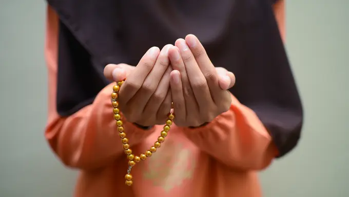Ilustrasi berdoa