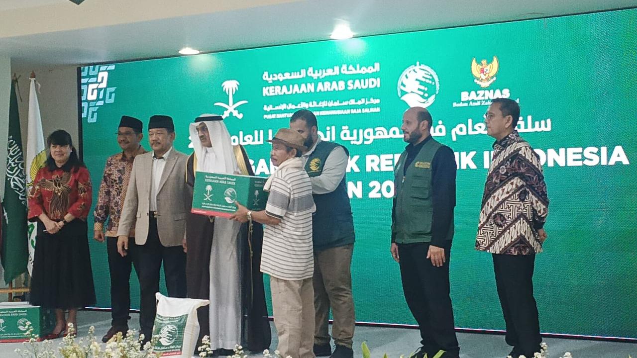BAZNAS Bagikan Ribuan Paket Pangan Ramadan 2025 dari Raja Salman, Total Ada 7.911 Keluarga Penerima