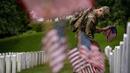 <p>Memorial Day juga dianggap sebagai awal musim panas tidak resmi di Amerika Serikat. (AP Photo/Andrew Harnik)</p>