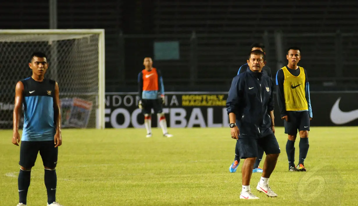 Sepanjang kariernya sebagai pelatih, Indra Sjafri berhasil membawa timnas junior merebut trofi juara pada turnamen sepak bola tingkat Asia, yakni HKFA U-17 dan HKFA U-19 di Hongkong. (Liputan6.com/Helmi Fithriansyah)