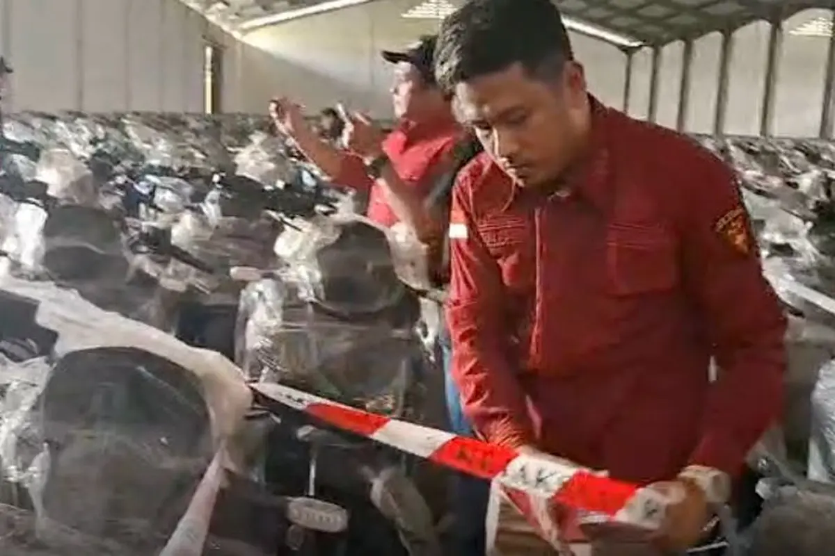 Kejagung Segel Gudang Berisi Ribuan Unit Motor Listrik Kasus Korupsi BGN
