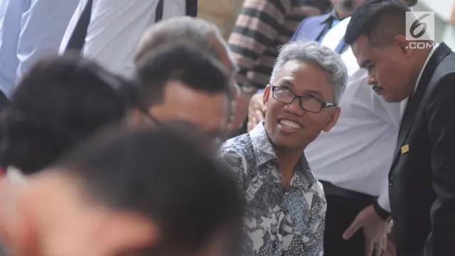 Buni Yani terdakwa kasus dugaan ujaran kebencian dan pelanggaran UU ITE, menjalani sidang perdana di Pengadilan Negeri Bandung, Jawa Barat.