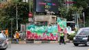 Suasana kondisi pos polisi Sarinah yang hancur pasca bom di Jakarta, Jumat (15/1/2016). Pasca teror bom di Pos Polisi Sarinah yang hancur, mulai dibersihkan dan diperbaiki. (Liputan6.com/Faizal Fanani)