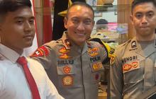 Wakapolda Banten Bagi-bagi Hadiah Ke Polisi Muda yang Ultah, Doa Netizen 'Semoga Pak Alif Besok atau Lusa jadi Kapolri