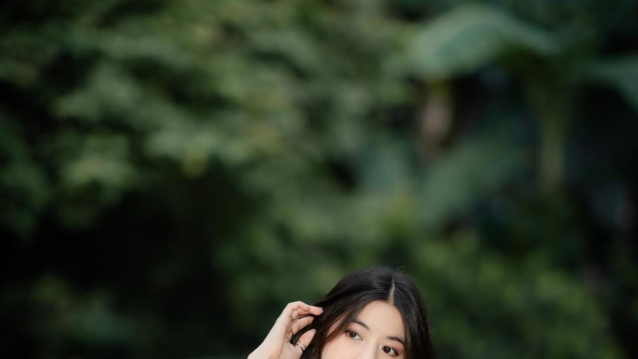 Potret Vonny Felicia YouTuber Cantik dengan Outfit Putih yang Bikin Makin Bening dan Klepek-Klepek