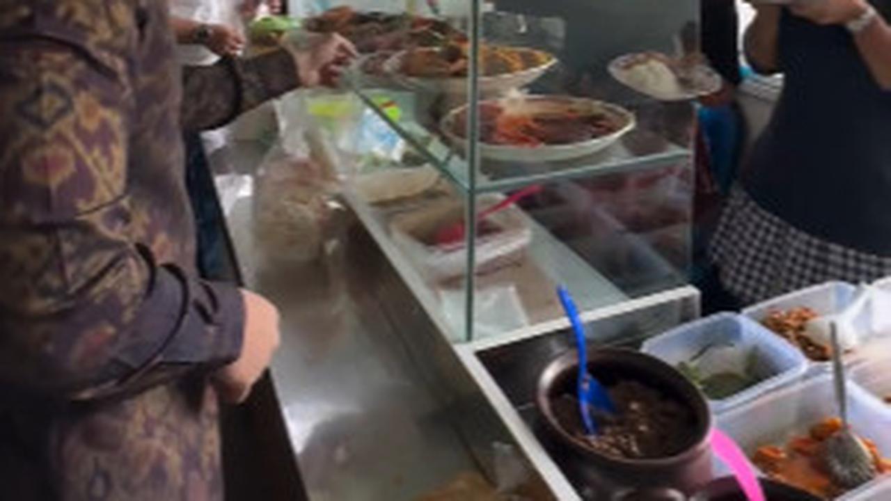 Menteri AHY Antre di Kantin Kantor Beli Makan Siang