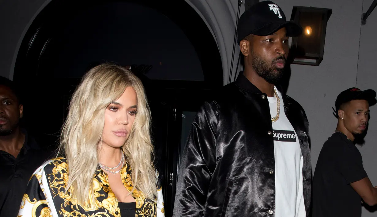 Tristan Thompson dan Khloe Kardashian sendiri kini sudah terlihat sering berkencan di depan publik. (PageSix)
