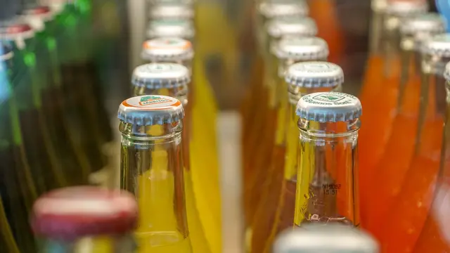 ilustrasi botol kaca