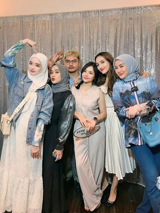 Di circle tersebut ada beberapa sahabat Mawar. Namun ada satu nama yang cukup mencuri perhatian. [Instagram @mysamawar]