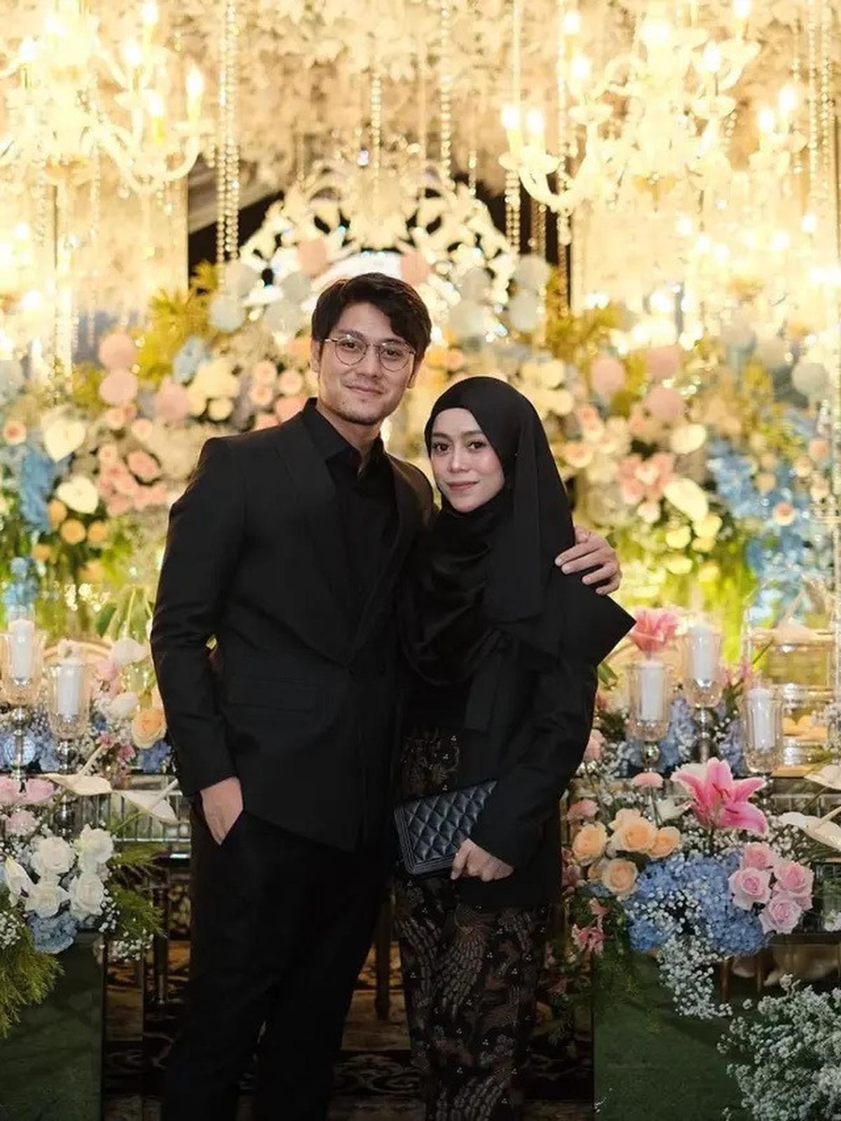 7 Inspirasi Model Baju Kondangan Kekinian dari Artis Tanah Air