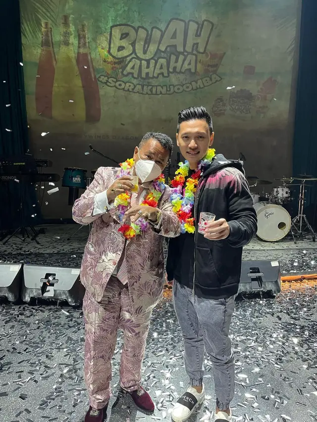 Hotman Paris ikut memeriahkan produk terbaru Holywings yakni SorakinJoomba.