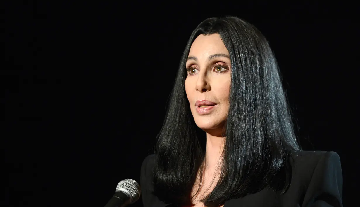 Cher mengaku mendapat banyak sekali ancaman pembunuhan dari pendukung Donald Trump. Namun aktris tersebut tak gentar bersuara. (Frazer Harrison / GETTY IMAGES NORTH AMERICA / AFP)