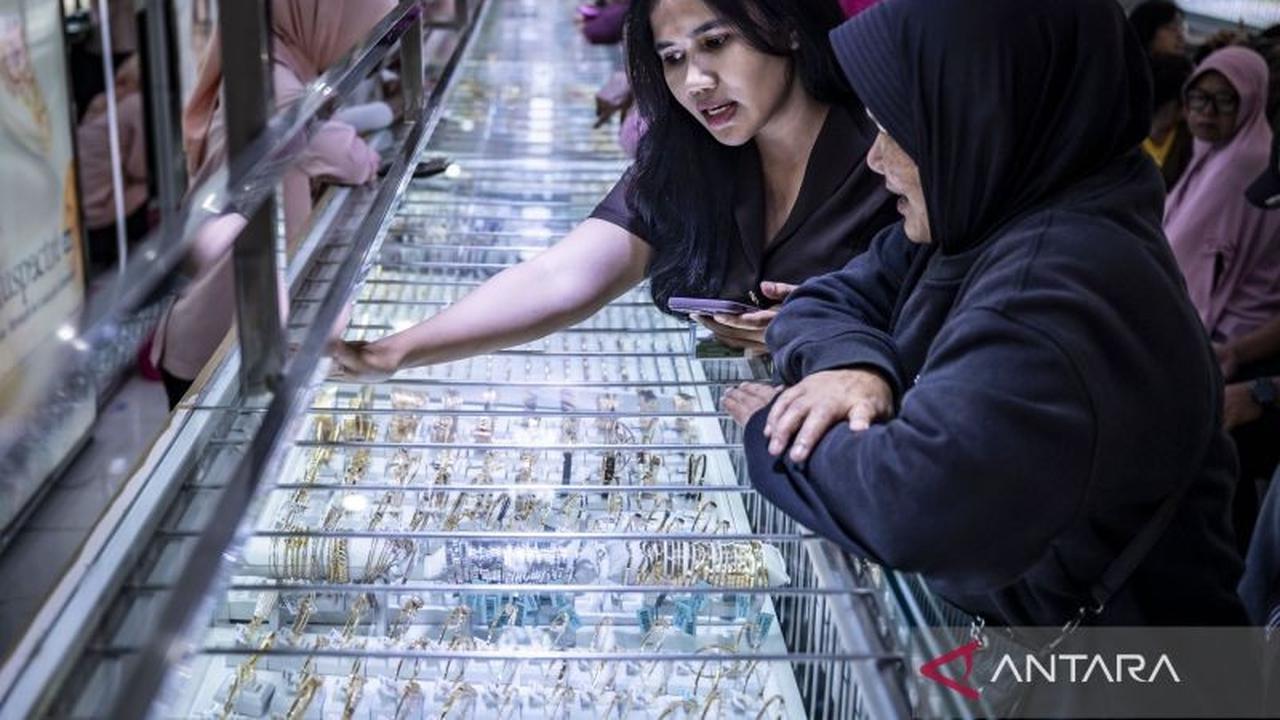 Harga Emas Antam Kembali Turun di Akhir Pekan, Sentuh Rp2,773 Juta per Gram