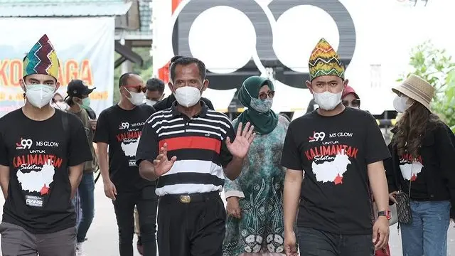 7 Potret Crazy Rich Malang Beri Bantuan Korban Banjir Di Kalimantan