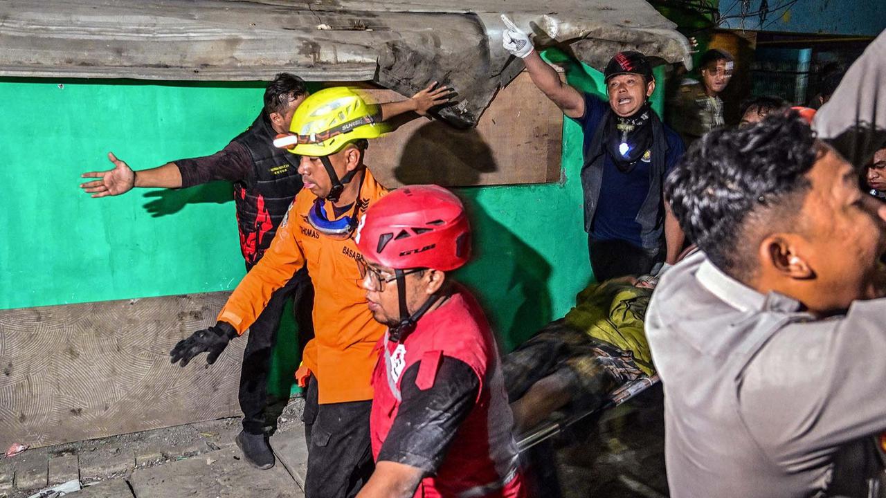 Terkubur 3 Hari di Reruntuhan, Dua Santri Ponpes Al Khoziny Selamat, Satu Meninggal
