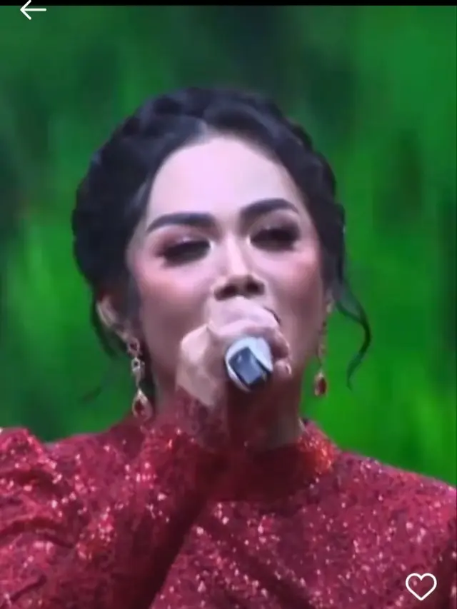 Potret Krisdayanti di acara HUT ke-50 PDIP (Foto: instagram krisdayantilemos)