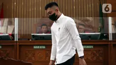 Terdakwa kasus penganiayaan atas Cristalino David Ozora, Mario Dandy Satriyo menjalani sidang tuntutan di Pengadilan Negeri Jakarta Selatan, Jakarta, Selasa (15/8/2023). Jaksa Penuntut Umum (JPU) menuntut Mario Dandy 12 tahun penjara dan restitusi sebesar Rp 120 miliar atau diganti 7 tahun penjara. (Liputan6.com/Johan Tallo)