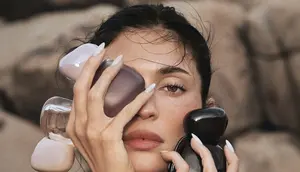 Koleksi Parfum Baru Kylie Jenner Resmi Meluncur, Hadirkan Tiga Aroma yang Ikuti Mood