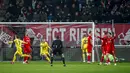 FC Twente kecolongan menjelang injury time. Patrick Berg membuat skor menjadi 1-1 pada menit ke-85. (AFP/Vincent Jannink)