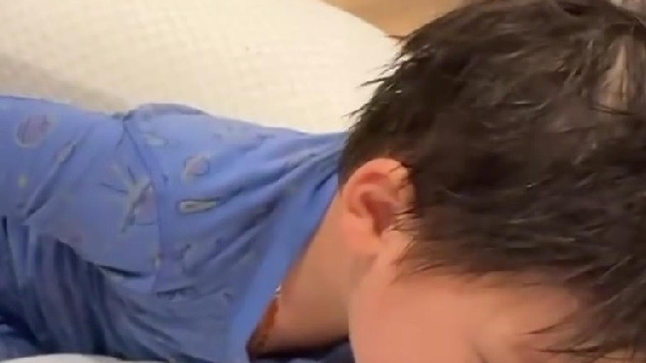 Potret Issa Xander Anak Nikita Willy dan Indra Priawan yang Gemas dengan Adik Barunya, Hingga Dicium Berkali-kali