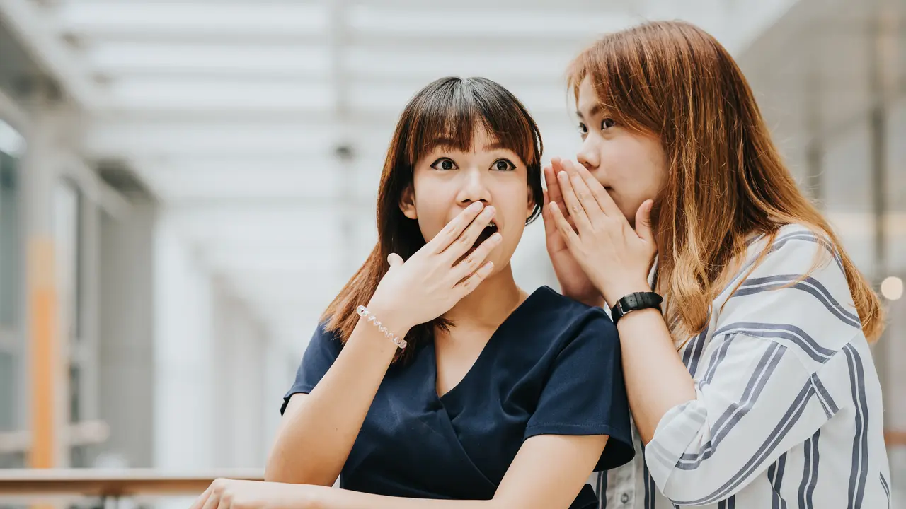 Ciri Teman yang Bermuka Dua