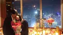 Beberapa foto perayaan anniversary dibagikan oleh keduanya di akun Instagram. Salah satu keterangan foto Feli yang menuliskan sang kekasih berubah menjadi romantis. (Instagram/hitocaesar)