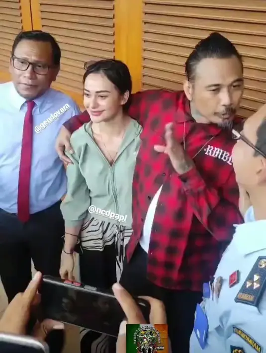 Momen Nora Alexandra Jemput Jerinx SID Usai Bebas Penjara, Jalani Bayi Tabung (Sumber: Instagram/ncdpapl)