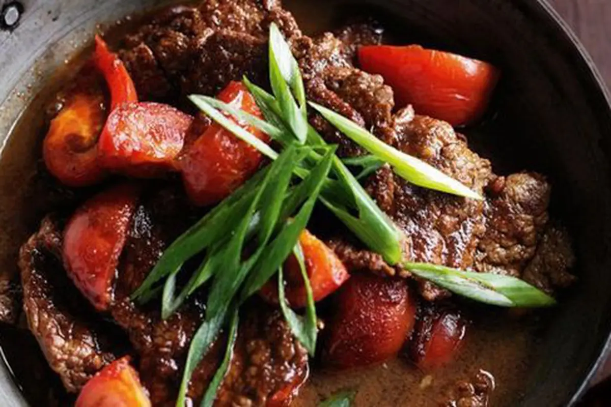 Semur daging/copyright Taste.com