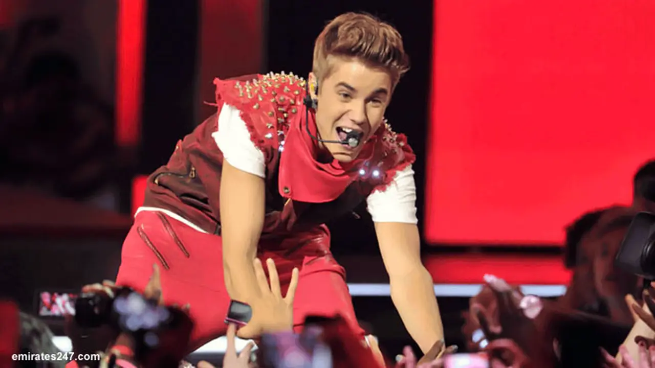 justin-bieber-130506b.jpg