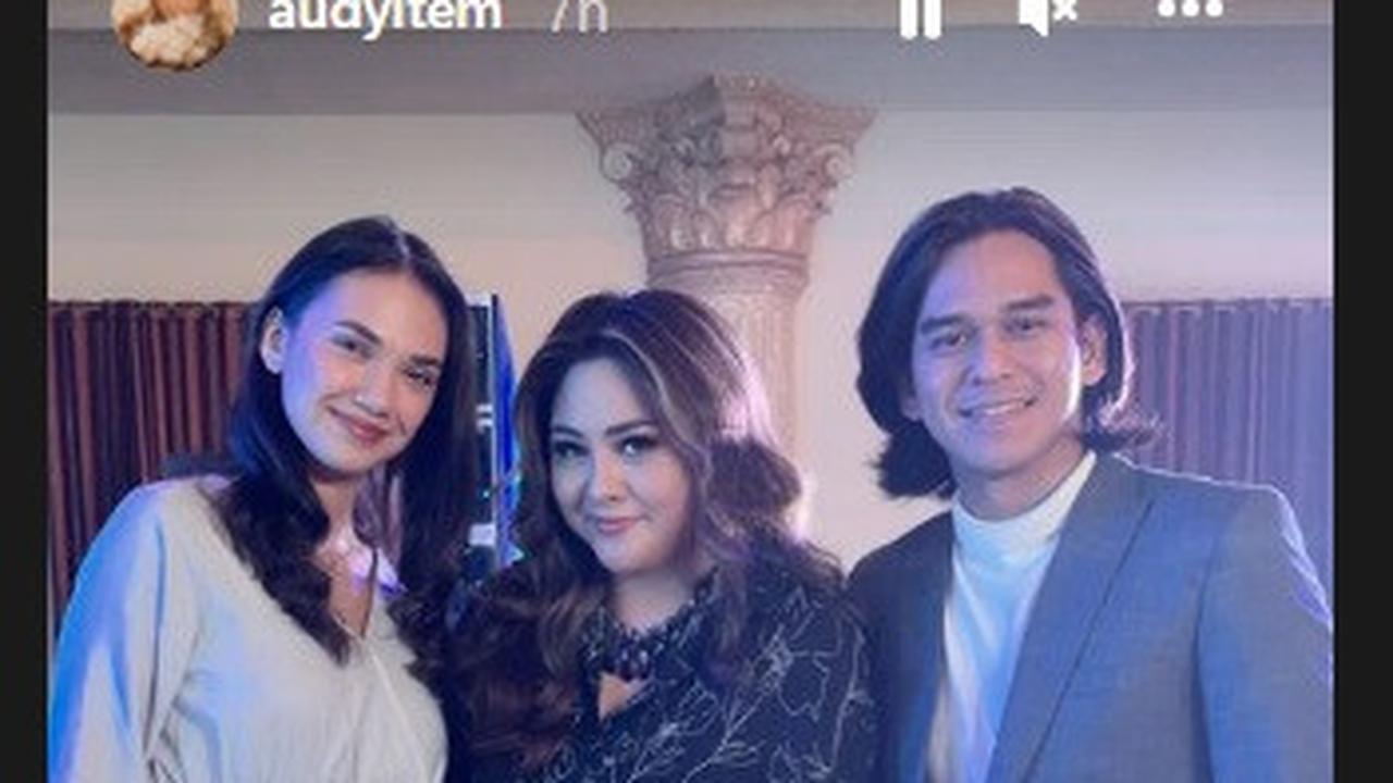 Audy Item di Lokasi Syuting Buku Harian Seorang Istri