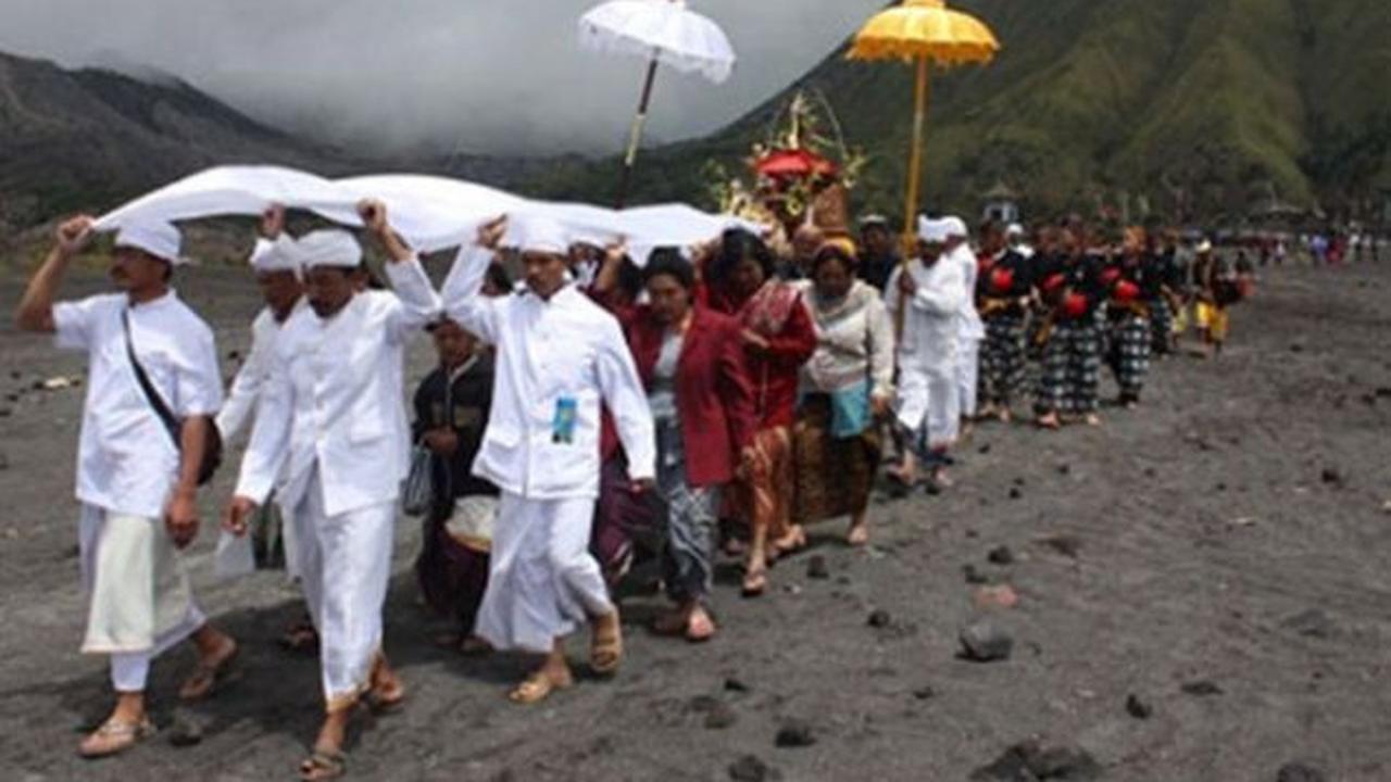 "Kawasan hanya terbuka bagi masyarakat yang akan mengikuti ritual Yadnya Kasada," katanya.