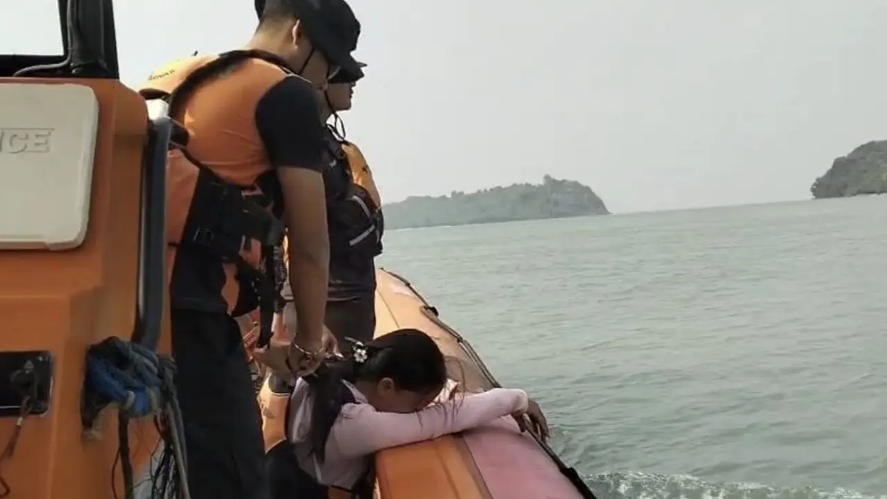 Madesta Sijabat tak kuasa menahan kesedihan saat ikut  mencari putrinya