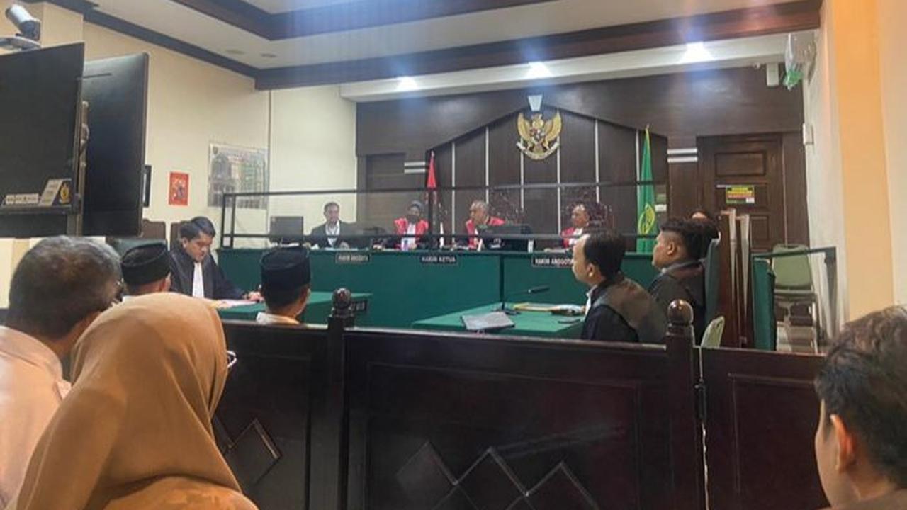 Mereka mendendam karena rencana keduanya untuk menikah tidak mendapat restu dari Hasyiyah. <br>