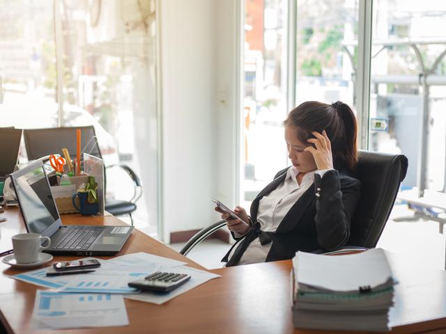 Sering Diabaikan Di Tempat Kerja Resign Atau Bertahan Lifestyle Fimela Com