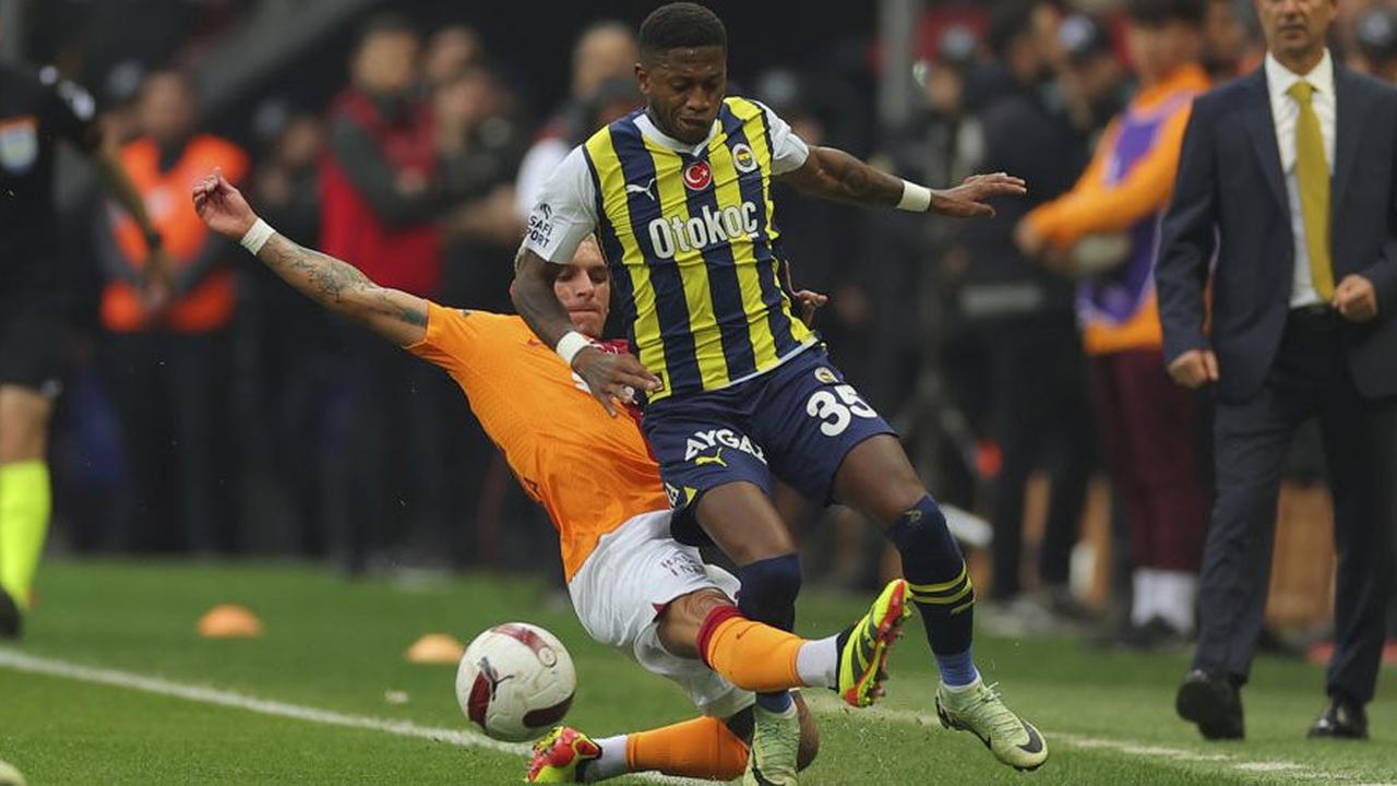 Bakal Jumpa dengan Banyak 'Mantan' di Fenerbahce, MU Siap Tampil Professional
