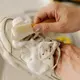 Mulai dari Cara Membersihkan Sneakers yang Tepat. (Foto/Dok: Magnific)