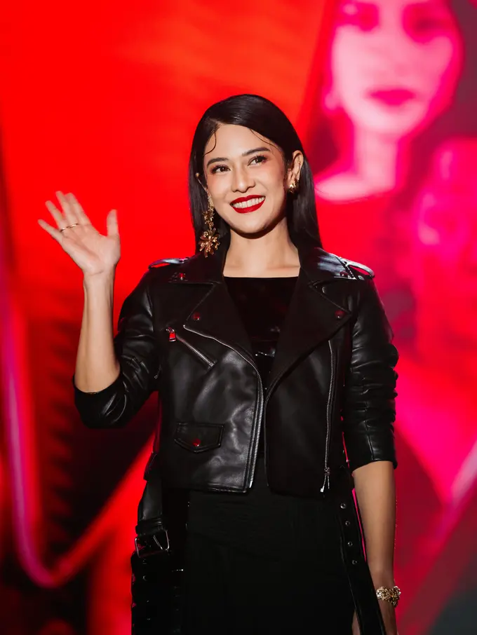 Dian Sastrowardoyo di konferensi pers Vidio Original Series 2024, Kamis (29/2). [Foto: Vidio]