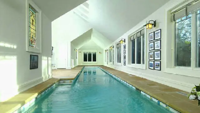 Kolam renang indoor. (Arch2o)